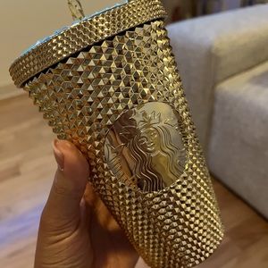 Starbucks Grande Gold Cup 2022 Christmas collection!